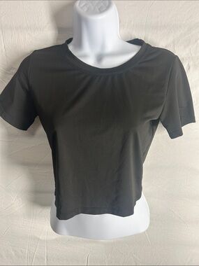 Black Short Sleeve Crop Top - Everyday Essential